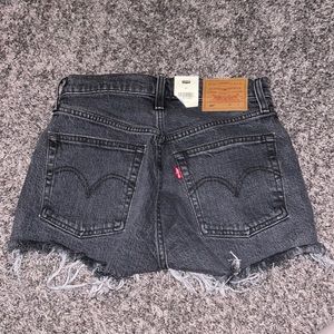 Levi’s high rise shorts size 24